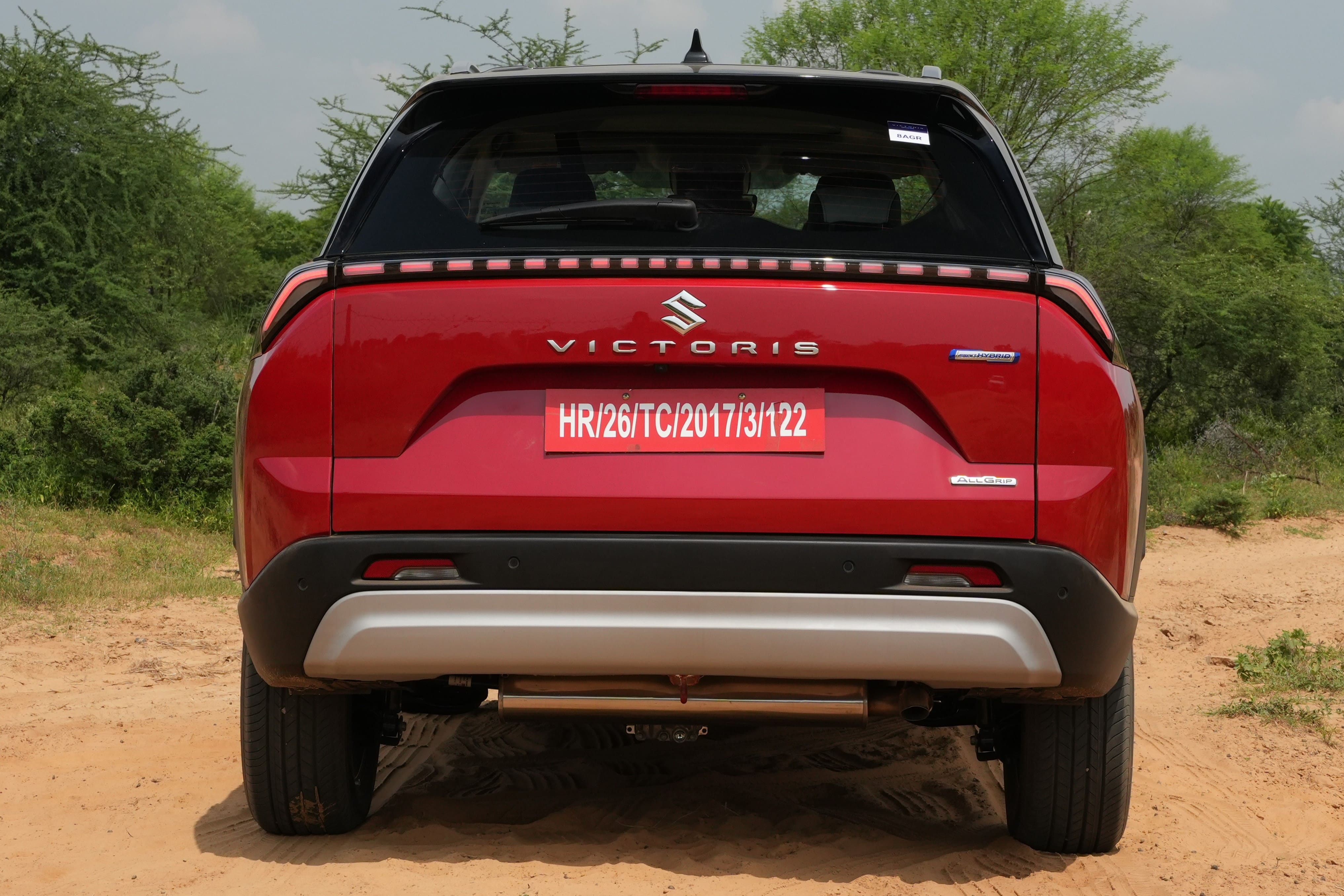 Maruti Suzuki Victoris in field 